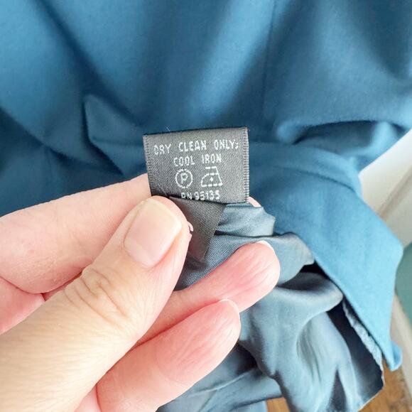 Lafayette 148 New York V-Neck Virgin Wool Pencil Dress Fluted Back Skirt Size 6 - Picture 7 of 12